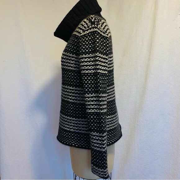 Brooks Brothers M wool/angora black and ivory sweater. - Picture 3 of 7